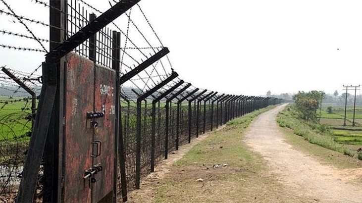 সীমান্তে বিজিবির হাতে ৫ জন গ্রেফতার 