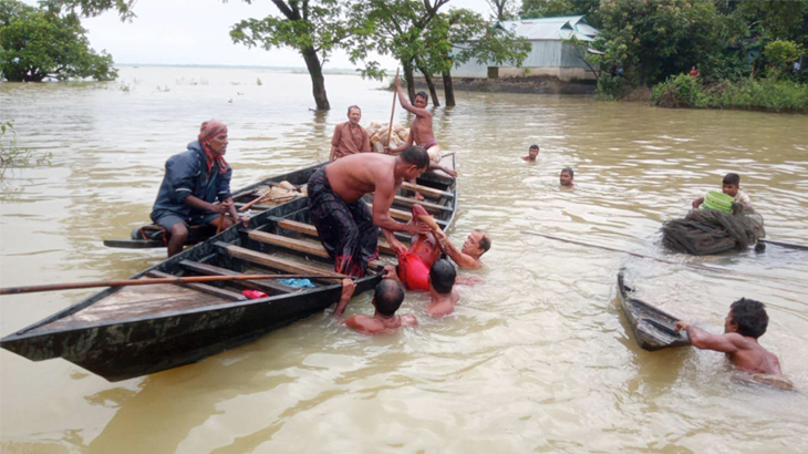 পূজায় অঞ্জলি দিতে গিয়ে দুইজনের প্রাণহানি