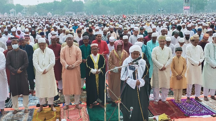 দিনাজপুর গোর এ- শহীদ ময়দানে ৬ লাখ মুসল্লির ঈদ জামাত