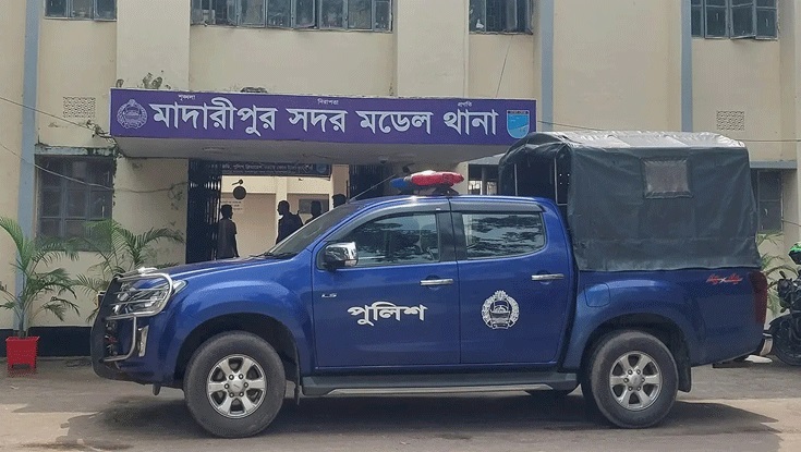 কিশোর গ্যাংয়ের সংঘর্ষে পুলিশসহ আহত ২০