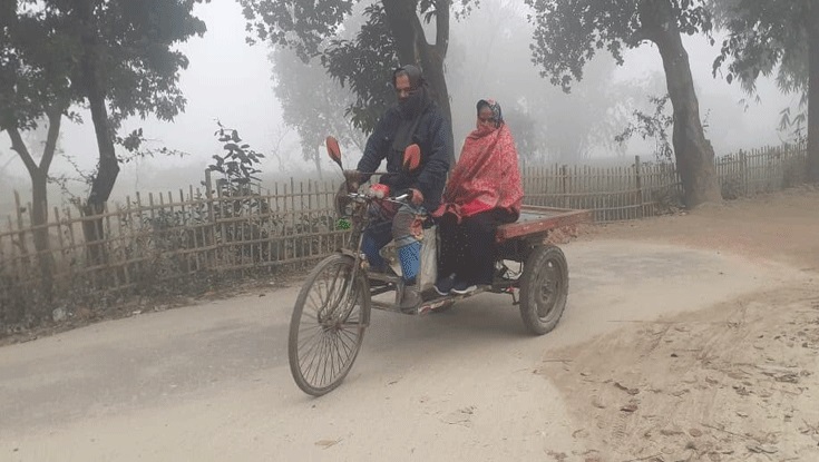 কুয়াশায় ঢাকা উত্তর জনপদ, বিপাকে নিম্ন আয়ের মানুষ