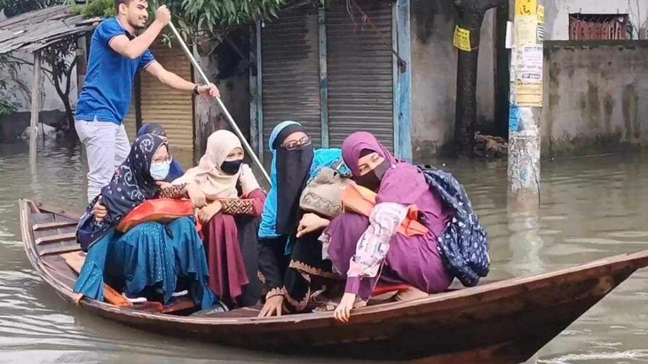 রেকর্ড বৃষ্টিতে তলিয়ে গেছে রাজশাহীর নিম্নাঞ্চল