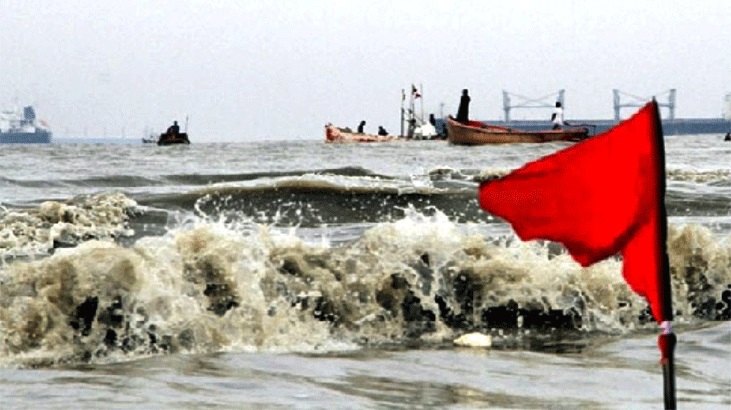 দেশের ৪ সমুদ্রবন্দরে সতর্ক সংকেত