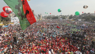 সরকারকে বড় ধাক্কা দিতে চায় বিরোধীরা