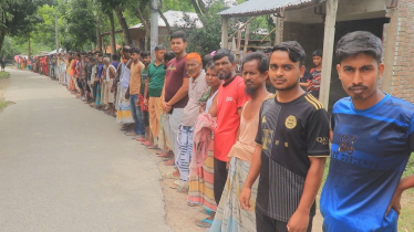 পাবনায় গ্রামছাড়া দেড় শতাধিক পরিবার বাড়িতে ফিরলেন