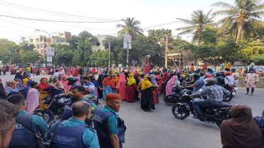 মিরপুরে গার্মেন্ট শ্রমিকদের সড়ক অবরোধ