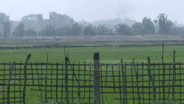 টেকনাফের ওপারে ফের গোলাগুলি আতঙ্ক এপারে