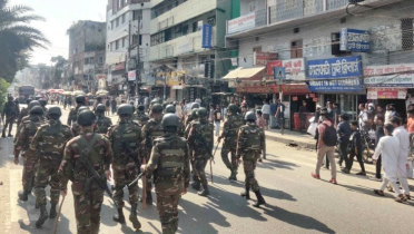 সেনাবাহিনী দেখে পালাল বিক্ষোভকারীরা, রিকশাচালকের বেশে ওরা কারা?