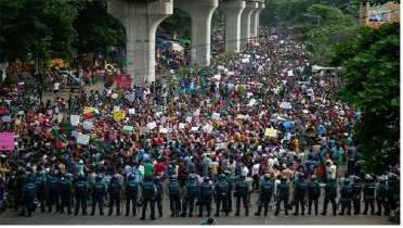 বাংলাদেশে ছাত্রদের পাশে মার্কিন সিনেটররা