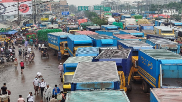 আশুলিয়ায় সড়ক আটকে শ্রমিকদের বিক্ষোভ