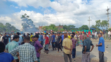 গাজীপুরে শ্রমিকদের মহাসড়ক অবরোধ