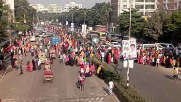 মিরপুরে পোশাক শ্রমিকদের সড়ক অবরোধ