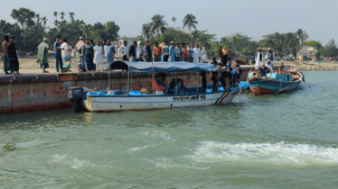 পদ্মায় জিওব্যাগ বোঝাই বাল্কহেড ডুবে নিখোঁজ ২