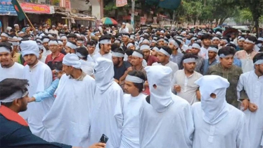 কাফনের কাপড় বেঁধে পলিটেকনিক শিক্ষার্থীদের মিছিল