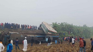 গাজীপুরে ‘নাশকতায়’ ট্রেনের সাত বগি লাইনচ্যুত, নিহত ১