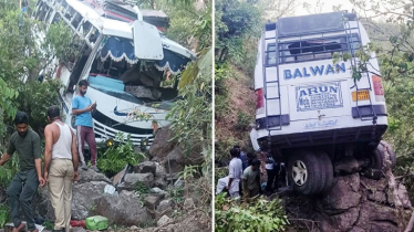 কাশ্মীরে সন্ত্রাসী হামলায় বাস খাদে, নিহত ৯