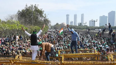 সরকার দাবি মানেনি, দিল্লি অভিমুখে কৃষকেরা