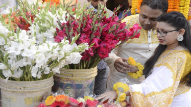 গোলাপের সেঞ্চুরি, বিপাকে প্রেমিক-প্রেমিকা