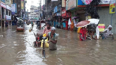 রাজধানীজুড়ে জলাবদ্ধতা, দুর্ভোগে নগরবাসী