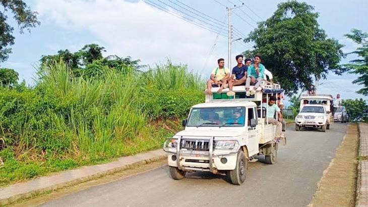 সাজেক থেকে ফিরেছেন আটকাপড়া পর্যটকরা