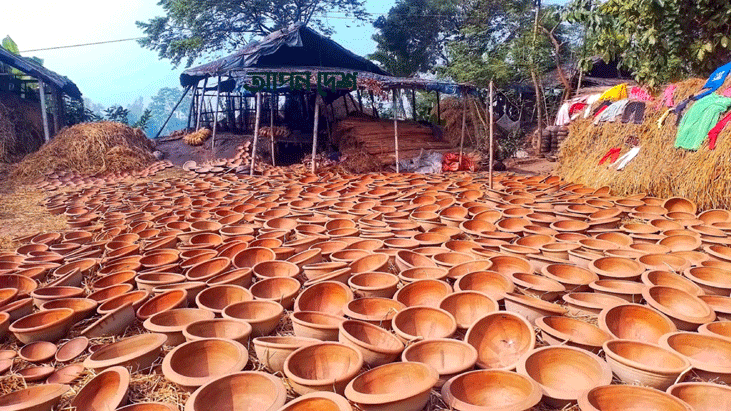 অস্তিত্ব সঙ্কটে পাবনার ঐতিহ্যবাহী মৃৎশিল্প