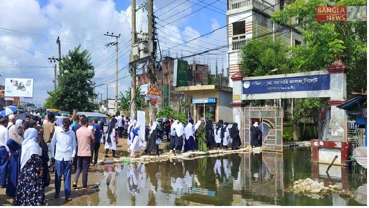 বন্যার মধ্যেই সিলেটে এইচএসসি পরীক্ষা শুরু