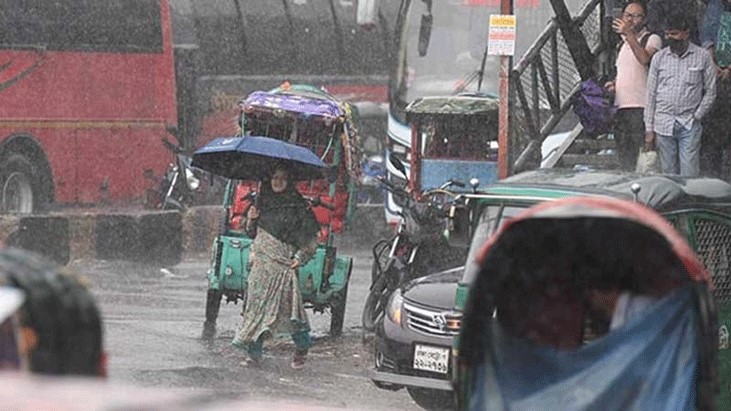 ফাগুনের দুপুরে রাজধানীতে হঠাৎ স্বস্তির বৃষ্টি