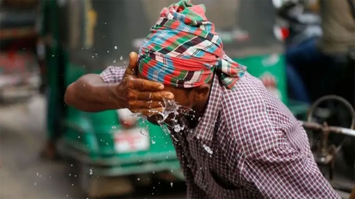 সোমবার হিটস্ট্রোকে ৩ জনের মৃত্যু