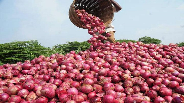 পেঁয়াজ রফতানি শর্ত শিথিল করল ভারত