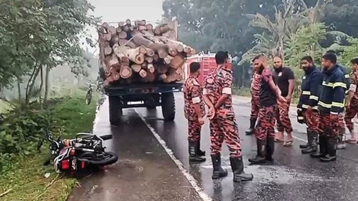 পঞ্চগড়ে মোটরসাইকেল-ট্রাক্টরের সংঘর্ষে নিহত ৩