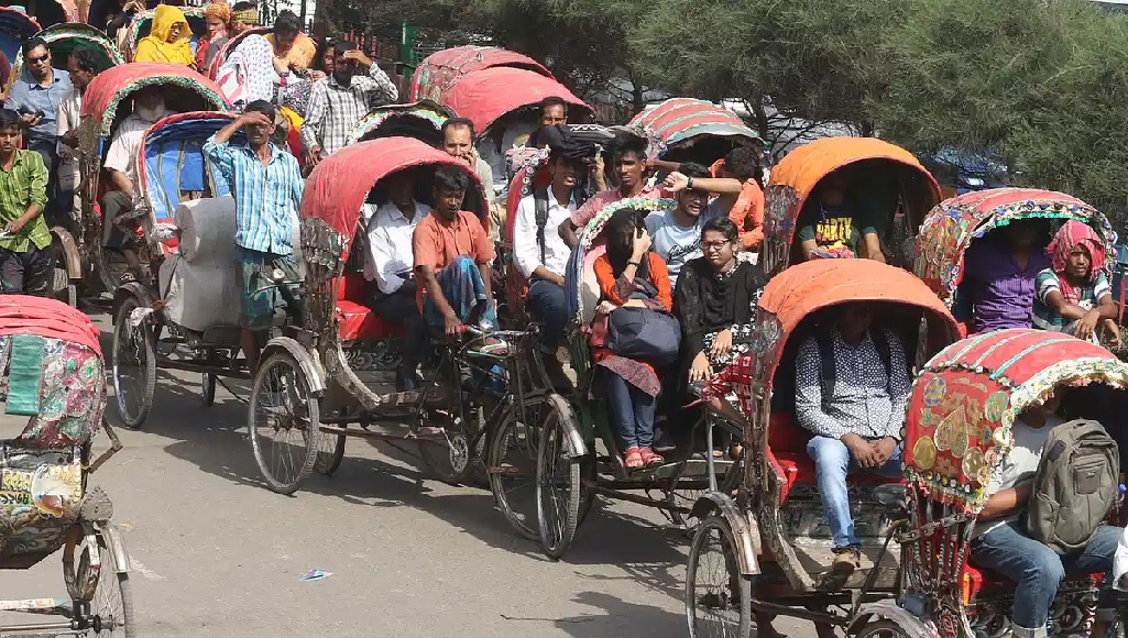 ঢাকার সিংহভাগ রিকশাই অবৈধ