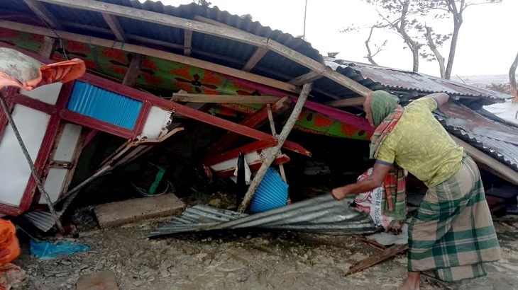 ঘূর্ণিঝড় রেমালের তাণ্ডবে নিহত বেড়ে ১১