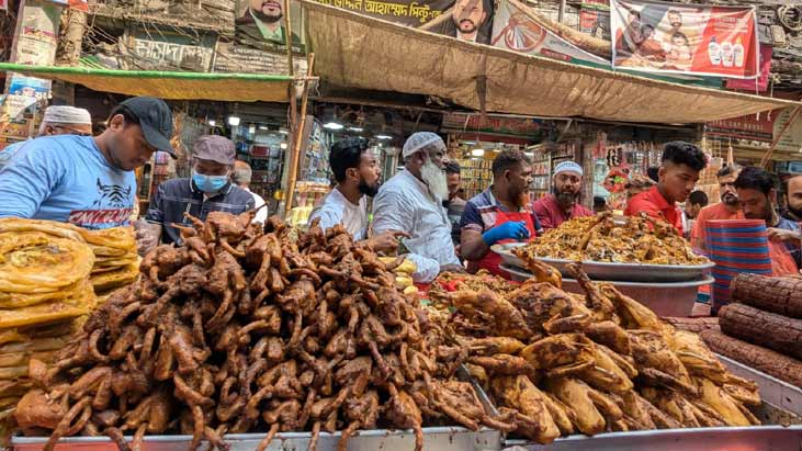 কোয়েল পাখির রোস্ট ও মোরগ মাসাল্লাম